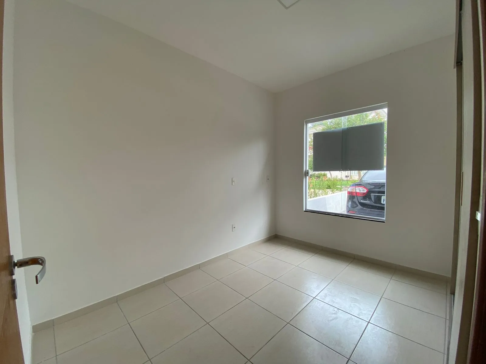 Imagem Excelente Casa de 100M² no Condomínio Horto Florestal I Para Venda e Locação