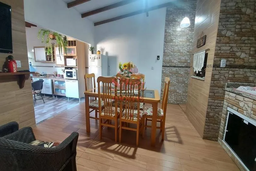 Imagem C471 | Casa com piscina à venda a 450m do mar no Mariluz