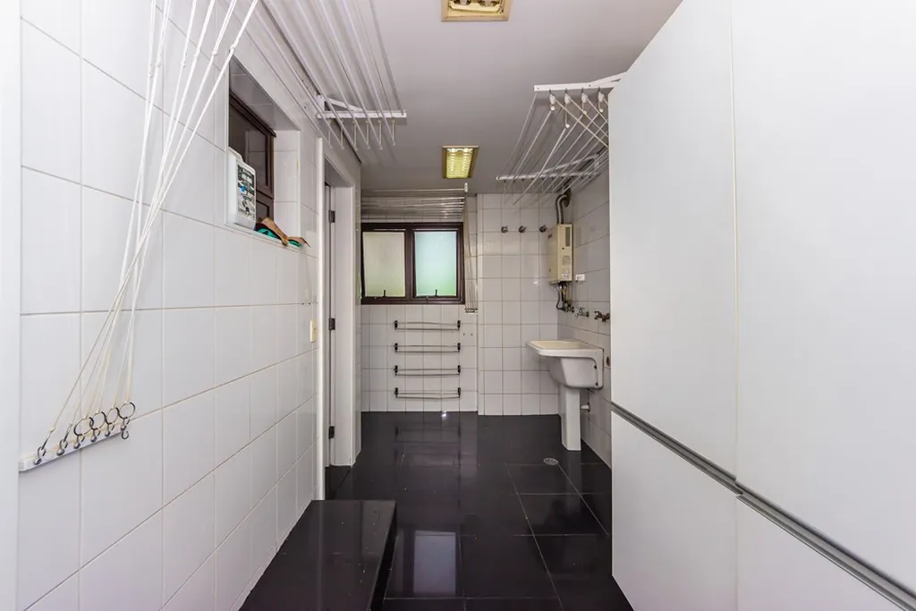 Imagem Apartamento à venda em São Paulo, Moema, com 3 quartos, 198m2