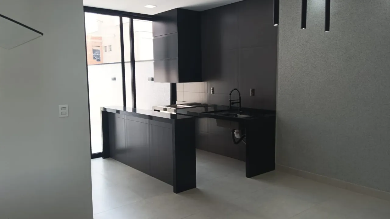 Imagem Excelente oportunidade: Casa em Condomínio à venda em Sorocaba-SP, bairro Wanel Ville, 3 quartos, 2 suítes, 2 salas, 4 banheiros, 145,58 m².