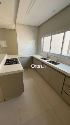 Imagem Casa à venda, 427 m² por R$ 2.990.000,00 - Condomínio Parque dos Cisnes - Goiânia/GO