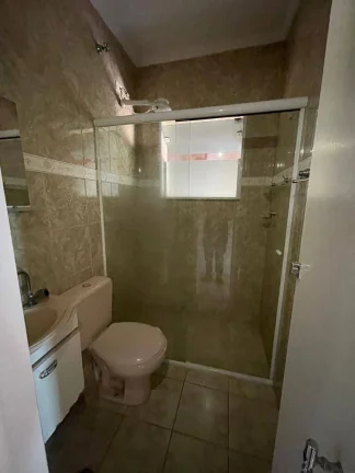 Imagem Sobrado com 270 m² 4 Dormitorios sendo 2 Suietes e 3 vagas de Garagens