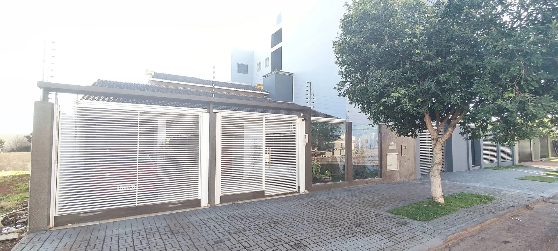 Imagem Casa à venda com 03 suítes mais 02 quartos, no Bairro Coqueiral, Cascavel.