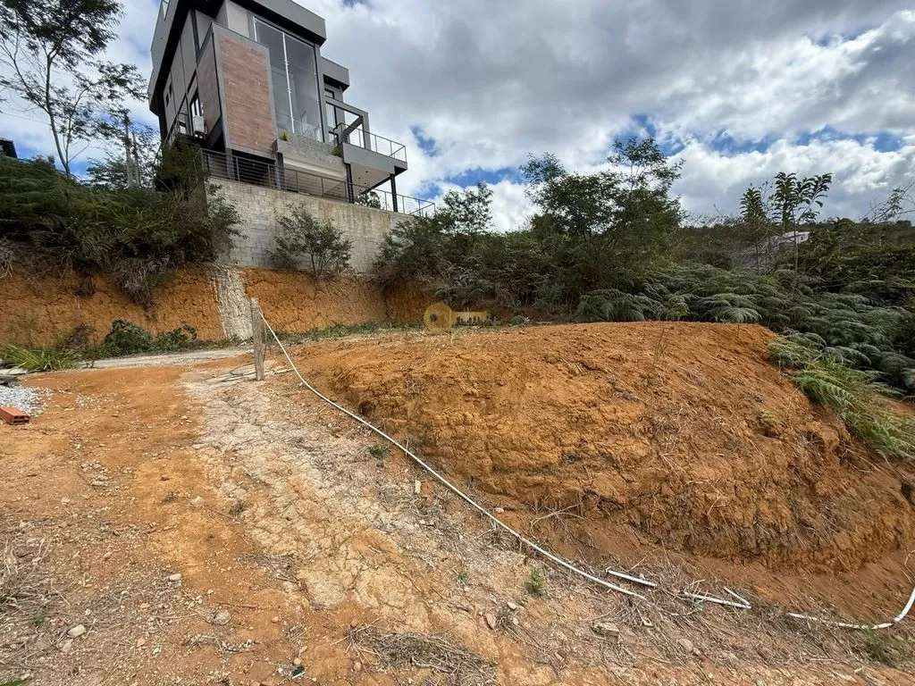 Imagem Terreno em Condomínio para Venda em Teresópolis / RJ no bairro Albuquerque