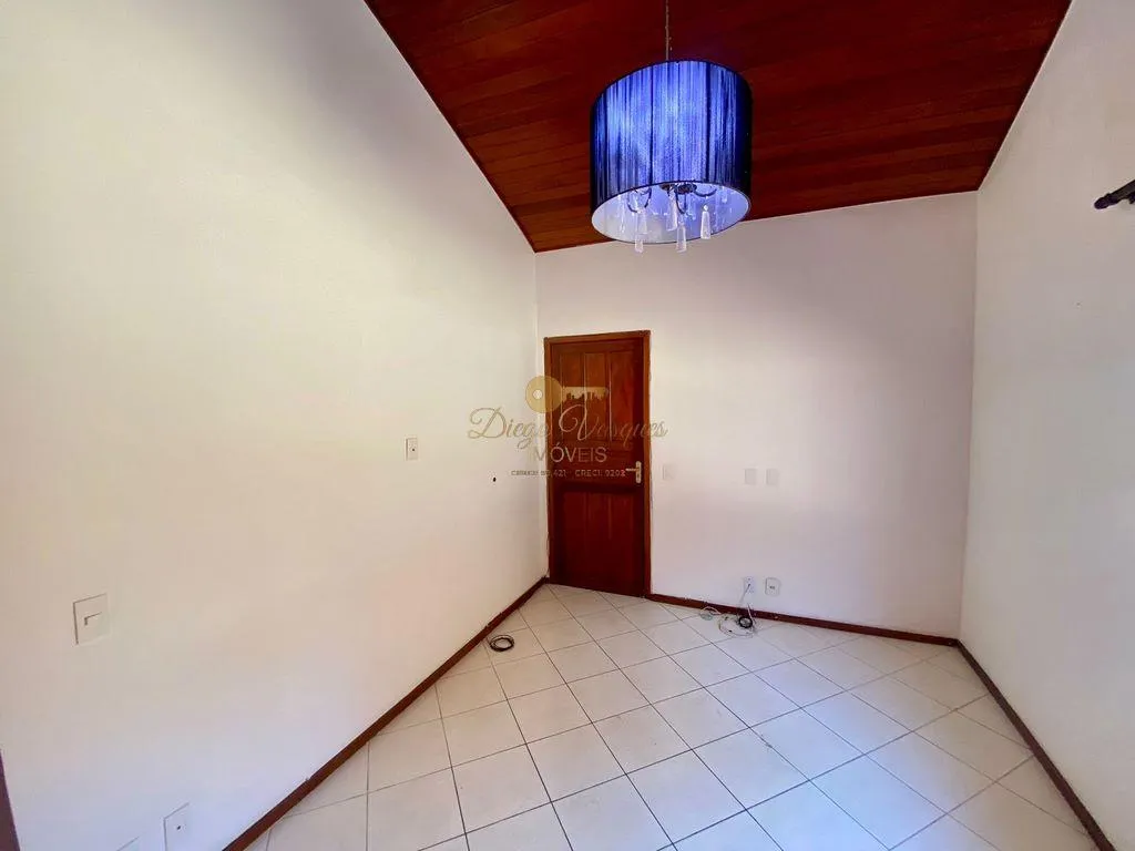 Imagem Casa em Condomínio para Venda em Teresópolis / RJ no bairro Araras
