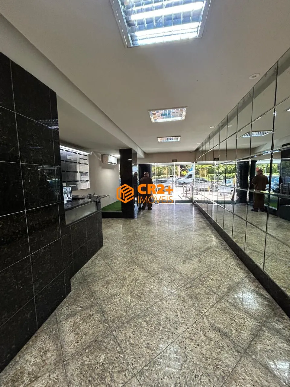 Imagem VENDO SALA COMERCIAL TÉRREA EM BOA VIAGEM, NA AV. DOMINGOS FERREIRA