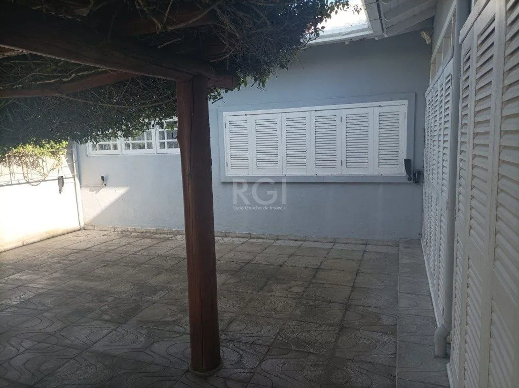Imagem Casa para Venda 3 dormitórios 2 vagas - Capão Novo