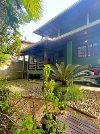 Imagem Casa com 3 dormitórios sendo1 suíte piscina e 2 vagas - Praia de Taquaras, Balneário Camboriú/SC