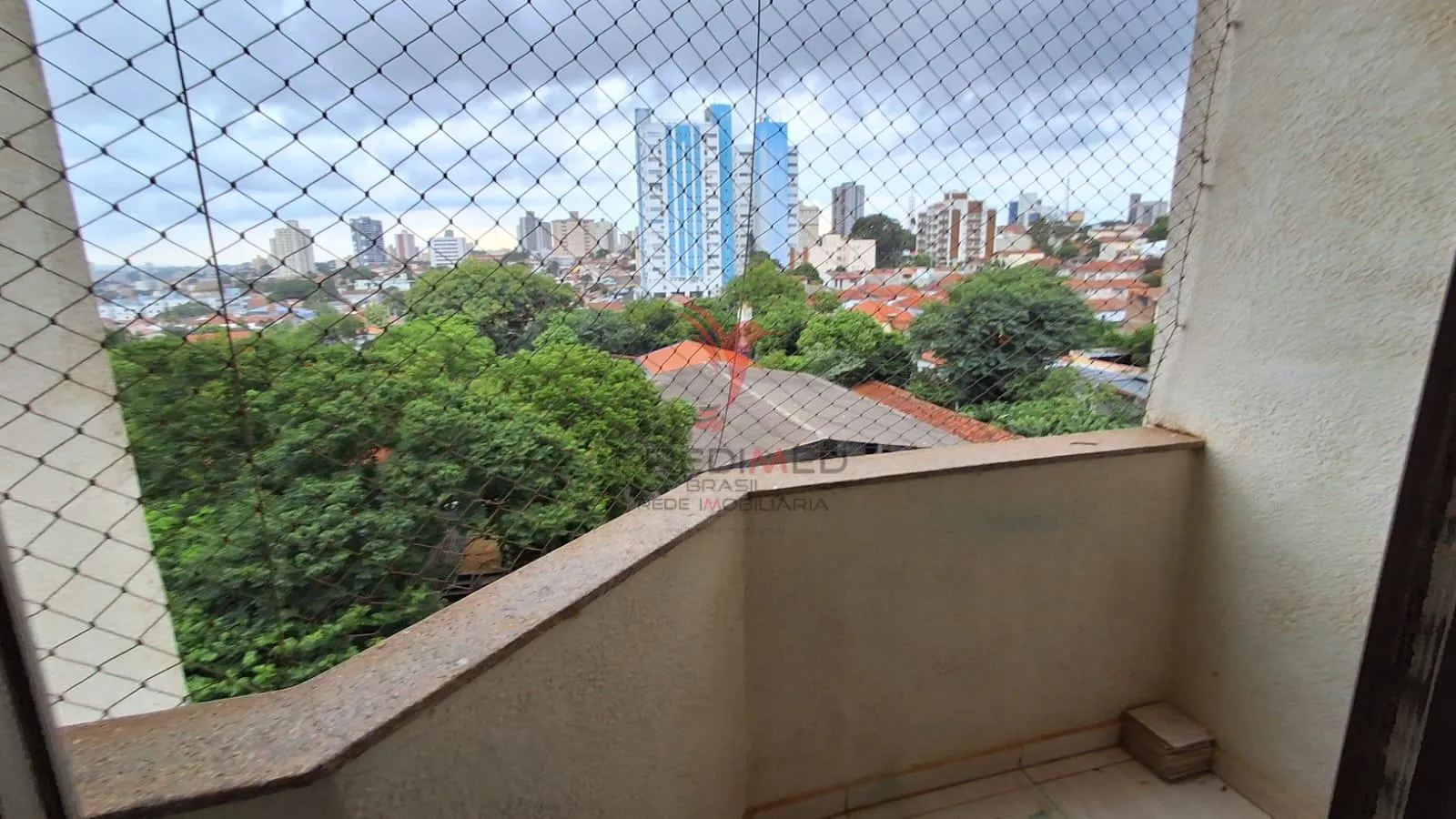 Imagem Vendo Apartamento com garagem coberta na Vila Monteiro