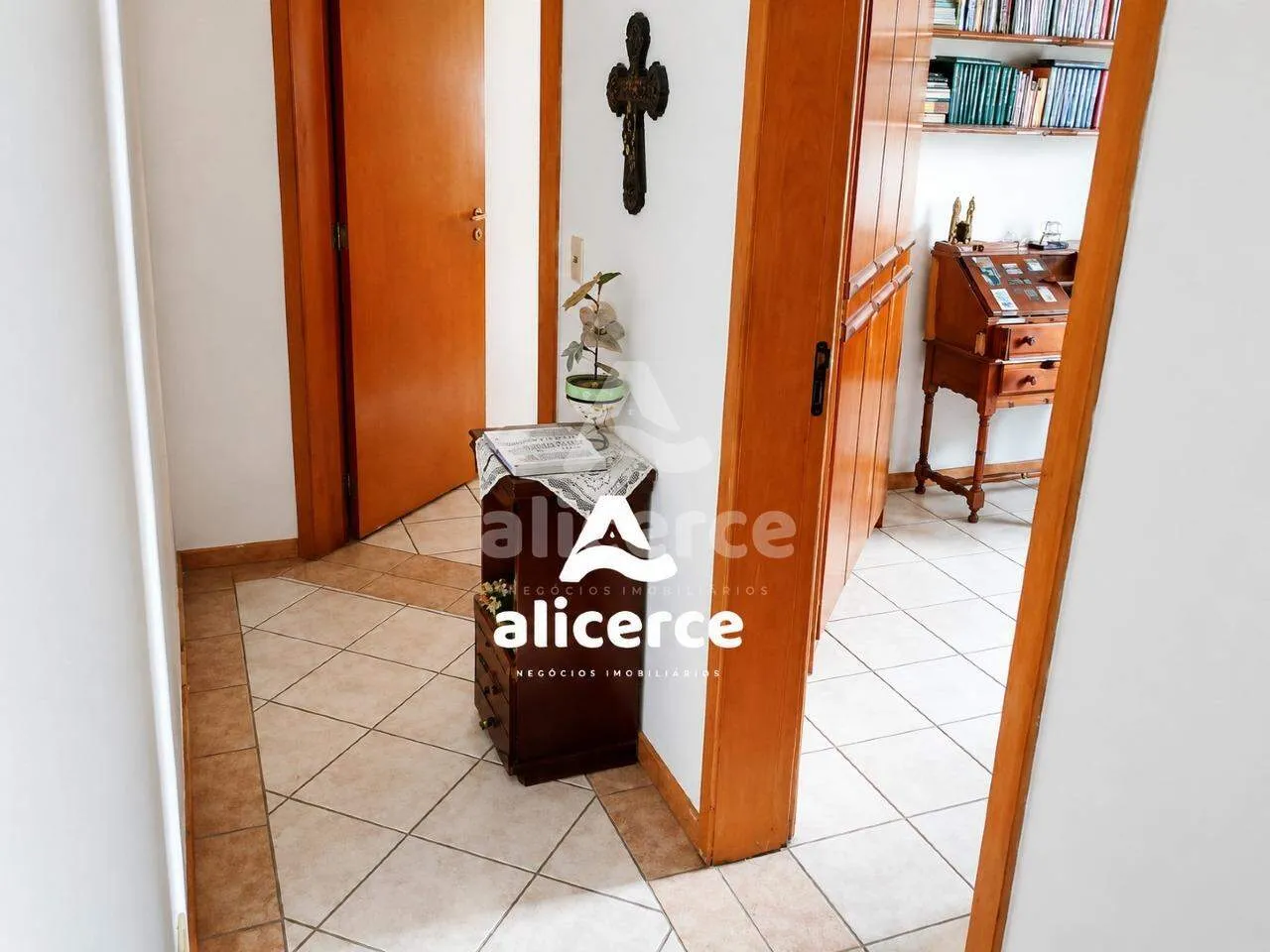 Imagem Apartamento com 3 Quartos, sendo 01 Suíte e 123m² à Venda em Capoeiras, Florianópolis