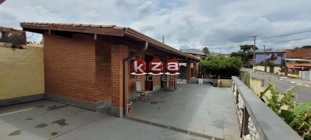 Imagem Imperdível oportunidade: Casa à venda em Vinhedo-SP, bairro Capela, 3 quartos, 1 suíte, 2 salas, 2 banheiros, 1 vaga garagem, 247 m².