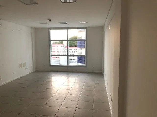 Imagem Oportunidade Única - Sala à venda I 38m² I Vaga de Garagem - em Coqueiros Florianópolis/SC