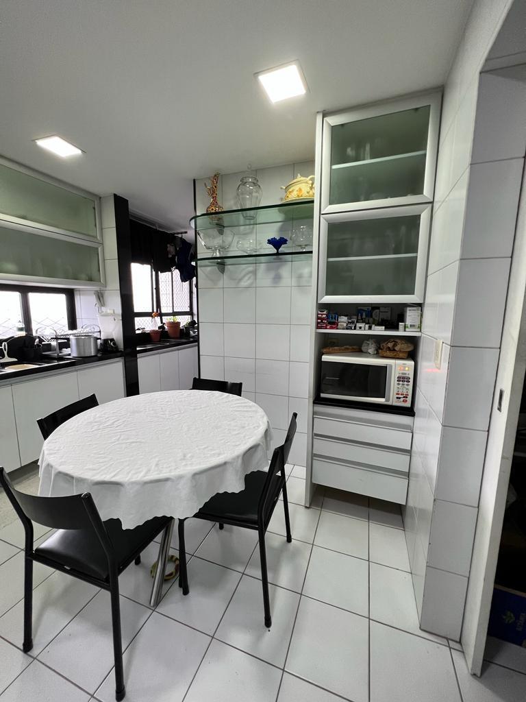 Imagem Apartamento com 4 Quartos à Venda, 226 m² em Monteiro - Recife
