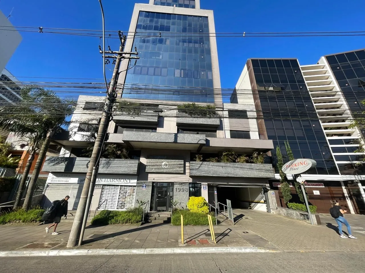 Imagem ala comercial desocupada à venda no coração do bairro Boa Vista, em Porto Alegre, Rio Grande do Sul!