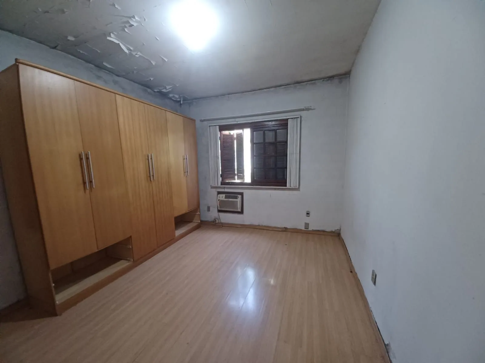 Imagem Casa de 3 quartos, suíte e patio no bairro Medianeira em POA