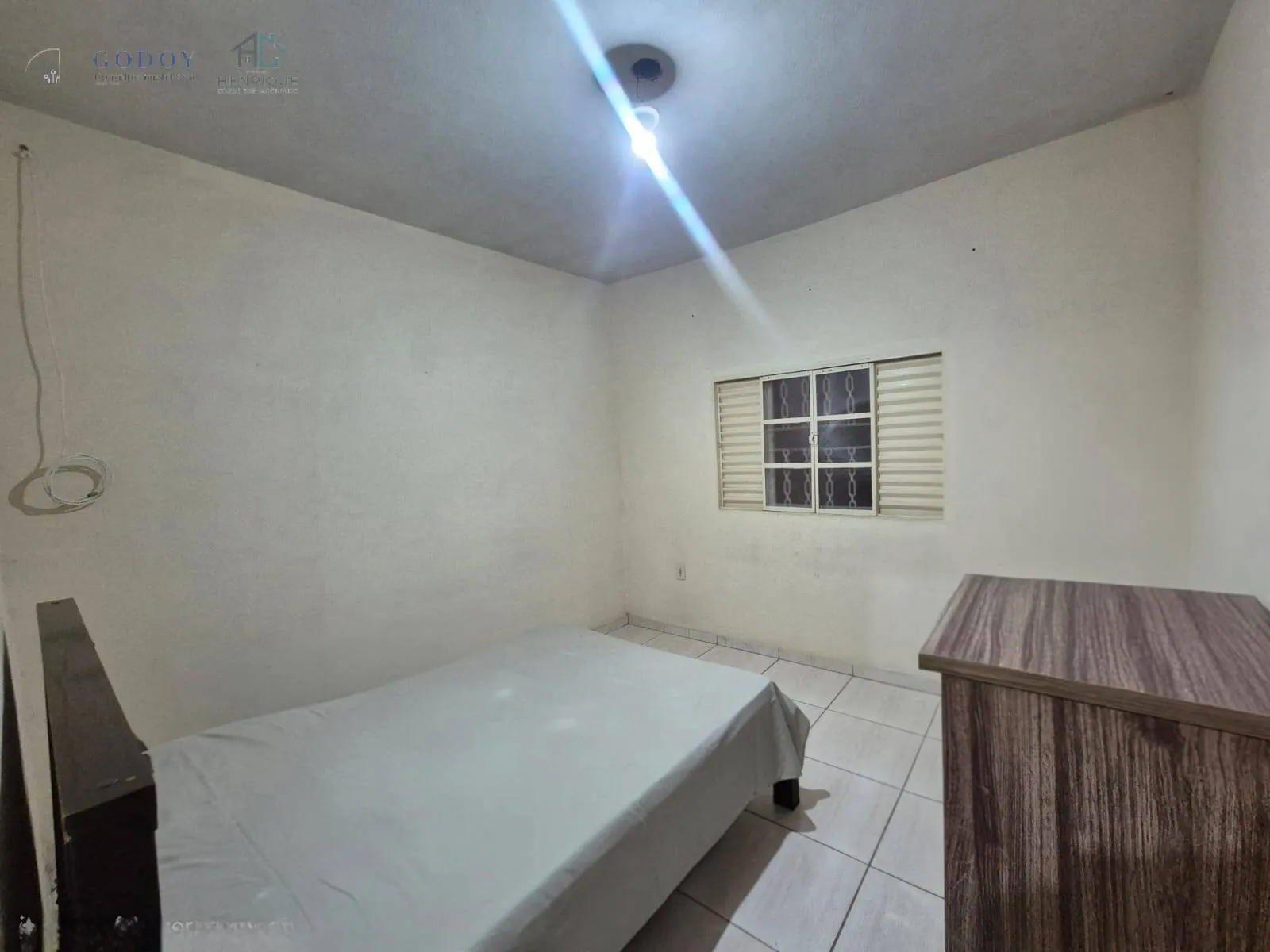Imagem Casa com 2 Dormitórios e Garagem para 2 Carros