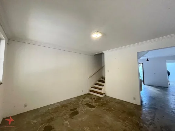 Imagem Imperdível: Casa de vila à venda em Pinheiros, São Paulo-SP, 2 quartos, 1 sala, 2 banheiros, 1 vaga de garagem, 112m² de área.