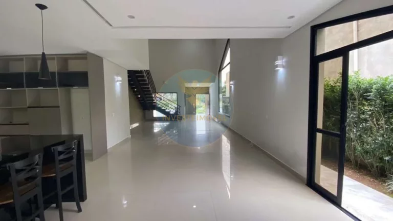 Imagem Casa em Condomínio a Venda no bairro Granja Viana - Cotia, SP