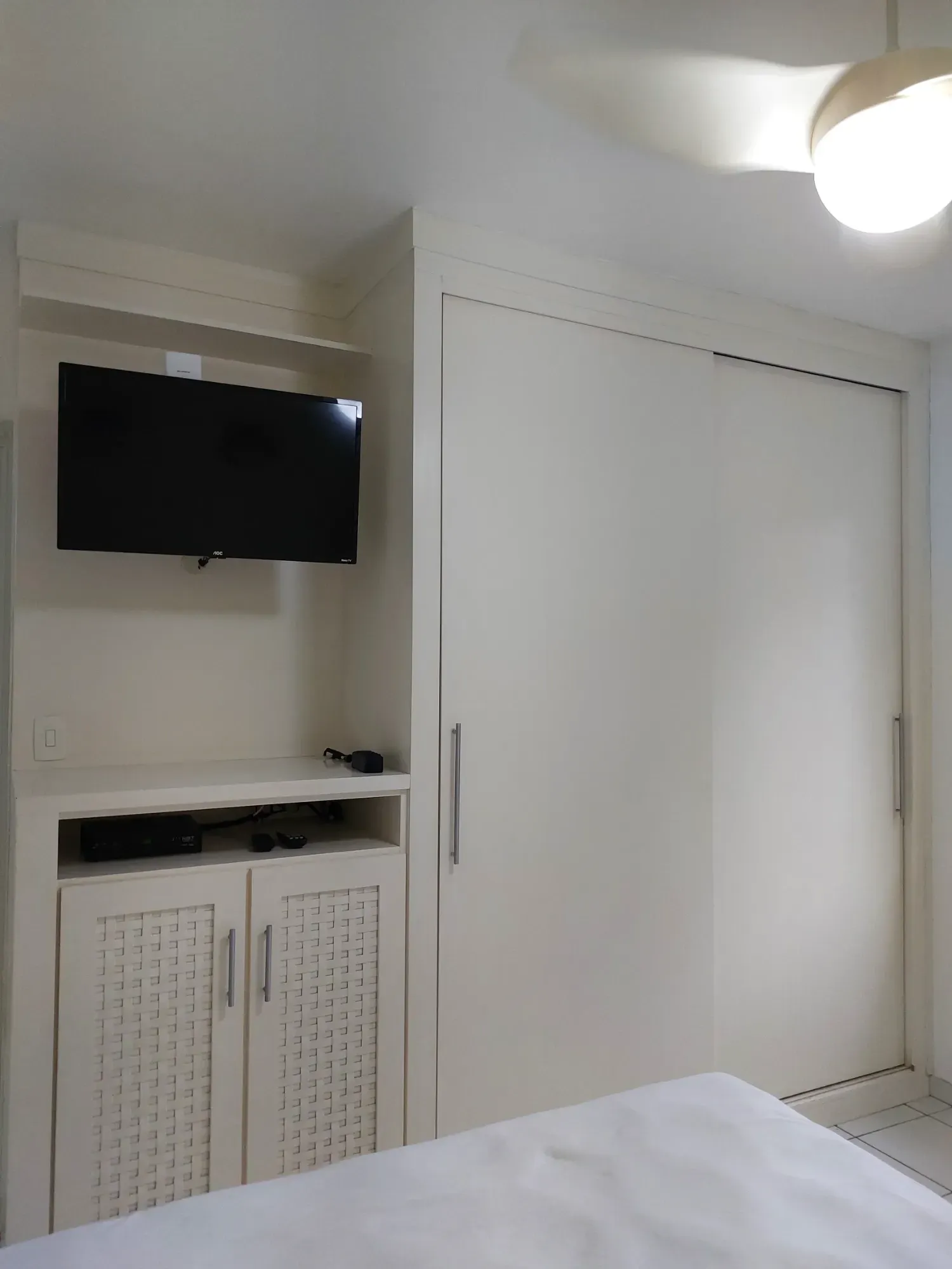 Imagem Apartamento com 4 Quartos à Venda, 113 m² em Pitangueiras - Guarujá