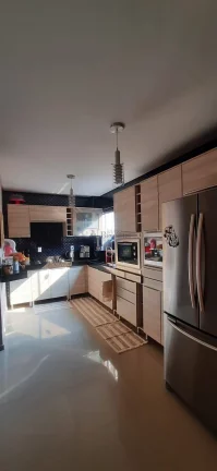 Imagem Sobrado modelo triplex, mobiliado, localizado em Camboriú/SC