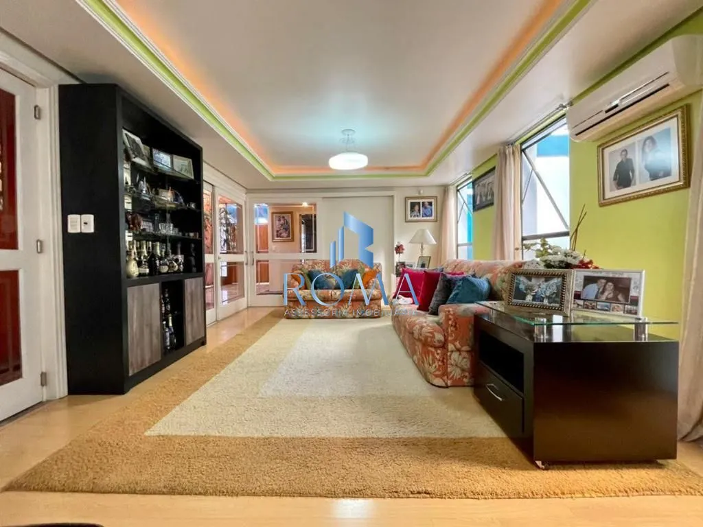 Imagem Casa 6 dormitórios à venda Nossa Senhora de Lourdes Santa Maria/RS
