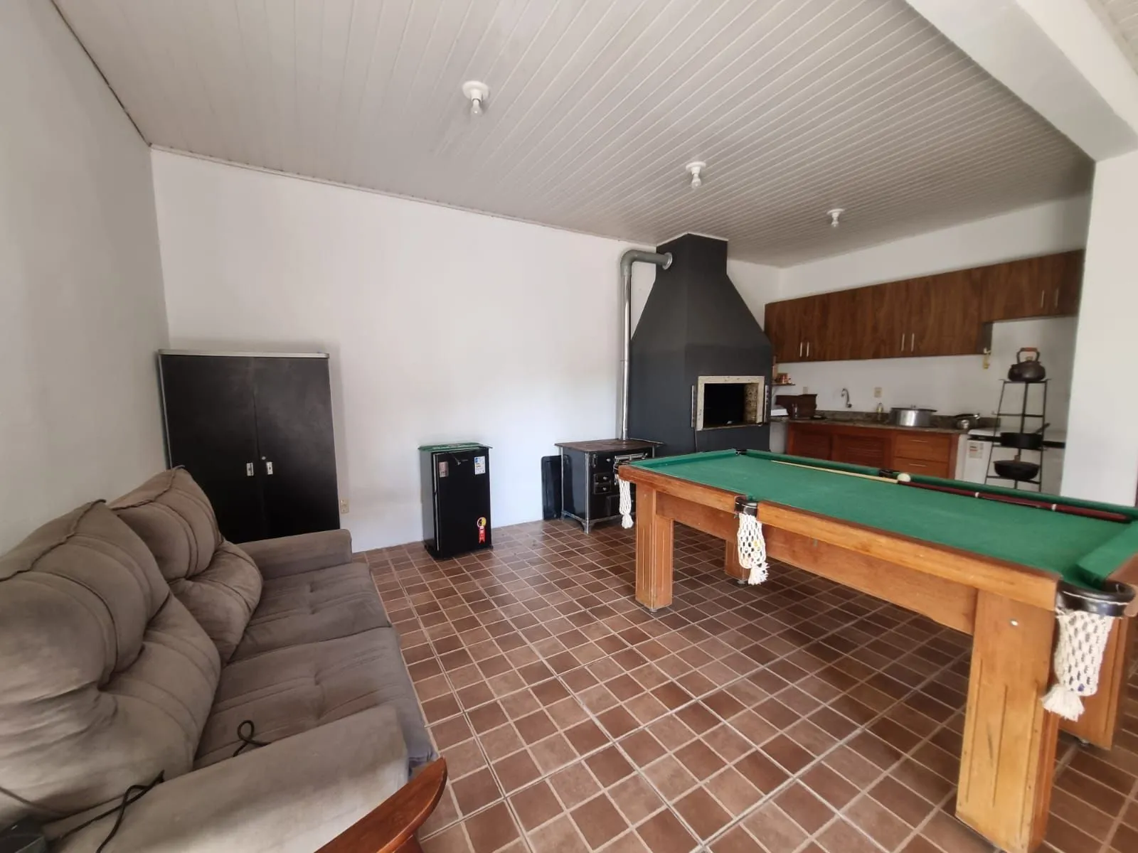 Imagem Casa para Venda - 177m², 4 dormitórios, sendo 1 suites, 2 vagas - Partenon
