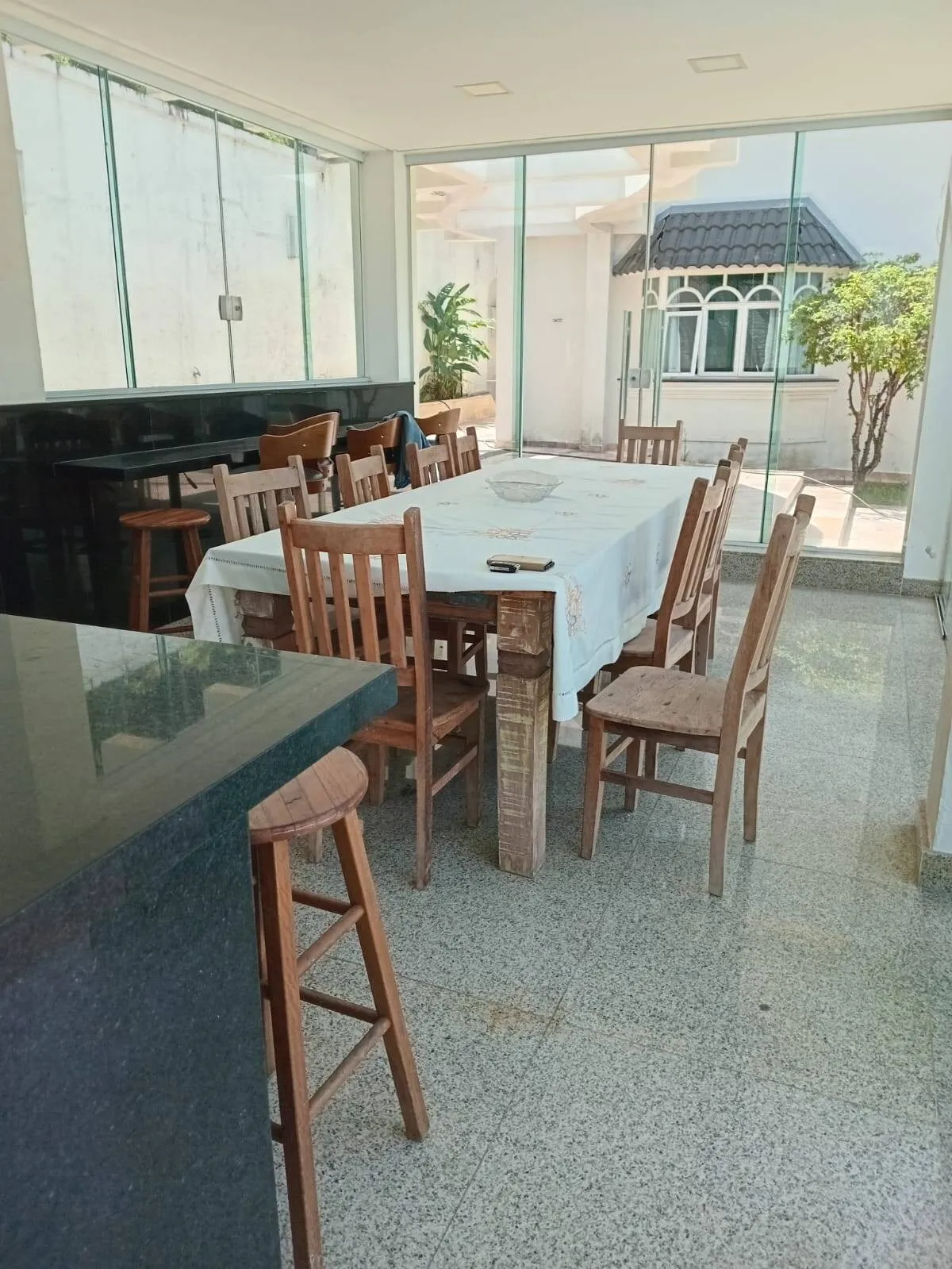 Imagem Casa dos Sonhos à Venda no Tamboré 1: Conforto, Lazer e Privacidade