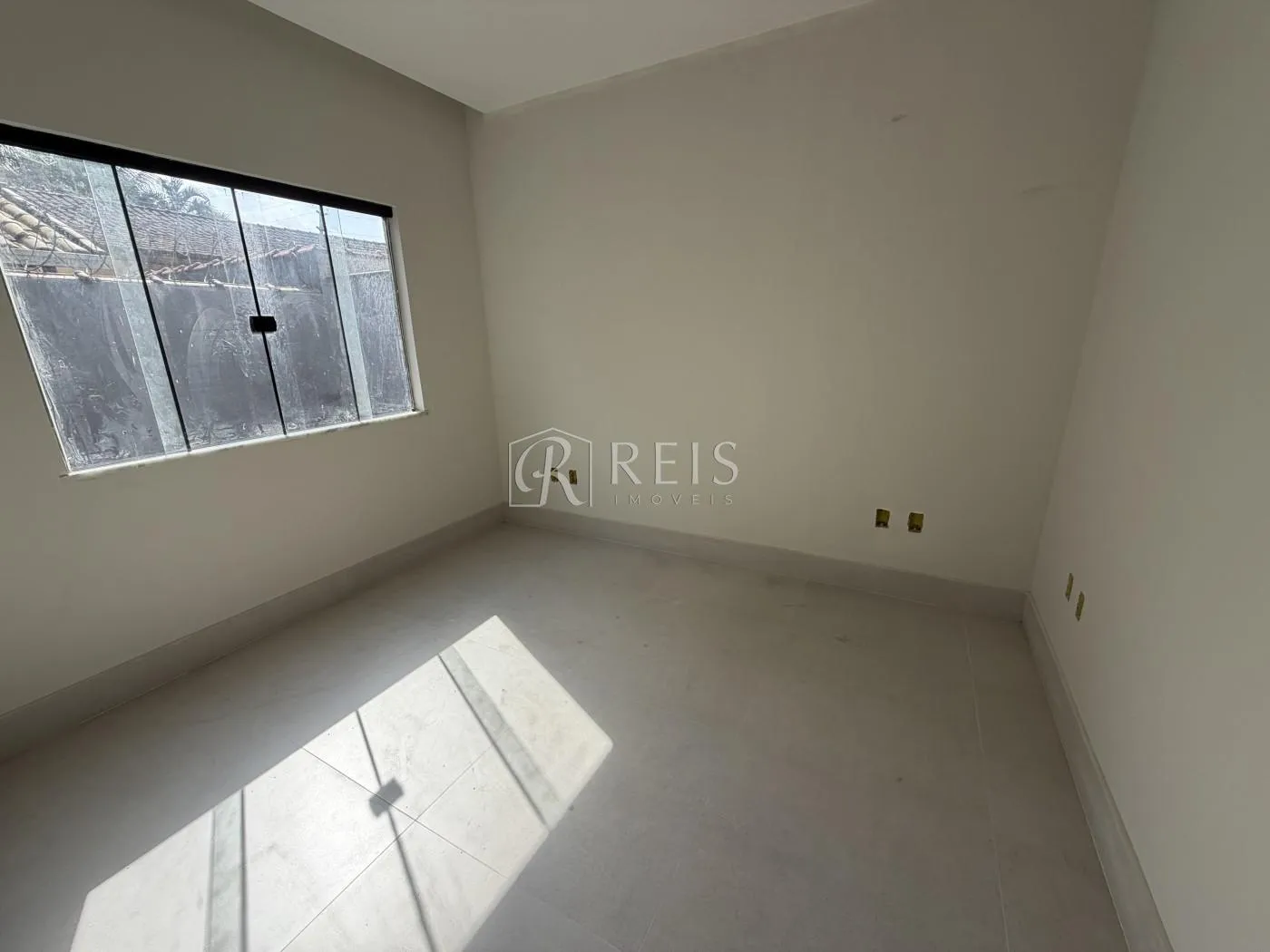 Imagem Casa para Venda em Rio das Ostras, Jardim Mariléa, 3 dormitórios, 2 suítes, 3 banheiros, 2 vagas