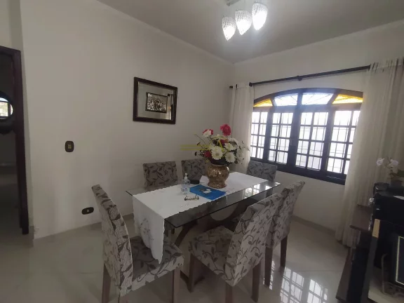 Imagem Casa com 3 dorms + Edícula, á 700m da Praia á venda em Peruíbe