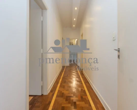 Imagem Apartamento 3 quartos, 1 suite, 1 vaga, 217 mts reformado