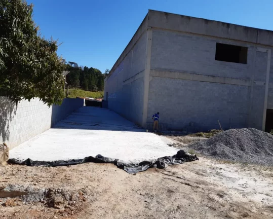 Imagem LOCAÇÃO GALPÃO 1.700,00 M ÁREA CONSTRUÍDA TERRENO 3.248,00 M 25 VAGAS ENTRADA PARA CAMINHÃO ESTRADA EMBÚ / COTIA 600 METROS ROD. RAPOSO TAVARES