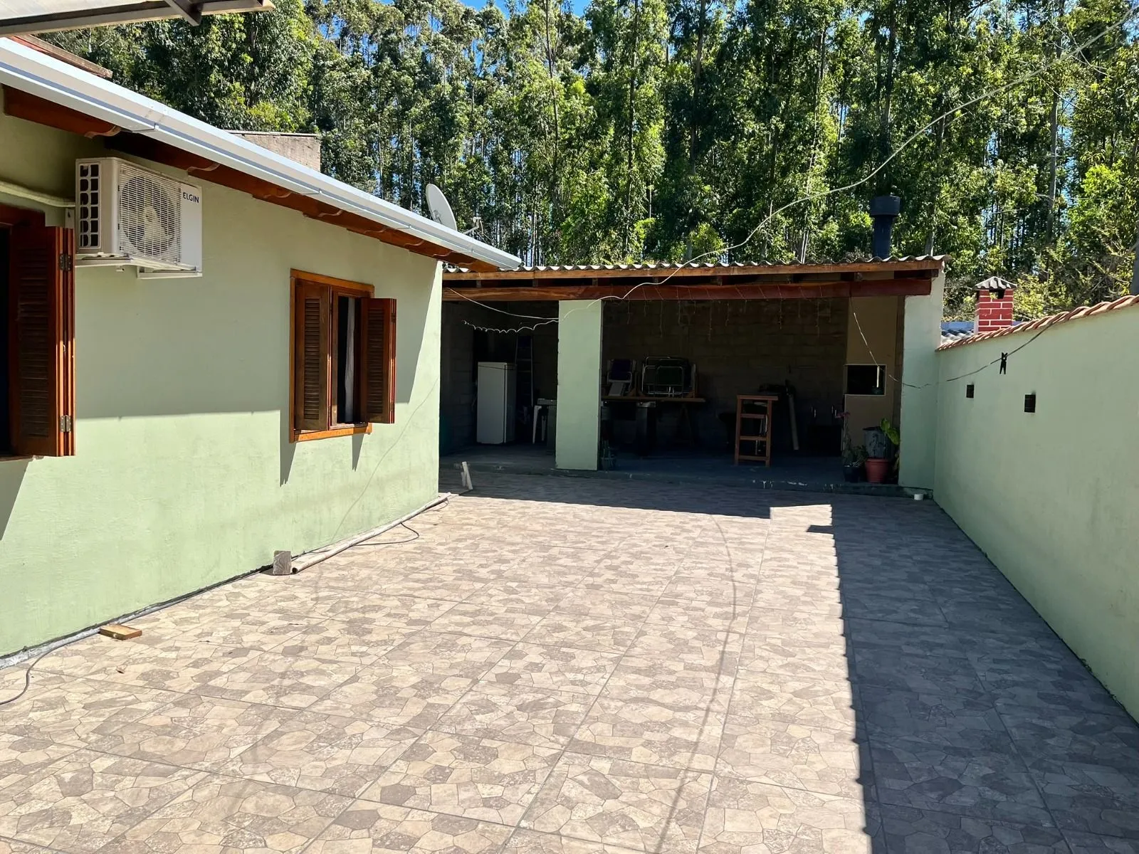 Imagem Casa 3 dormitorios com amplo patio