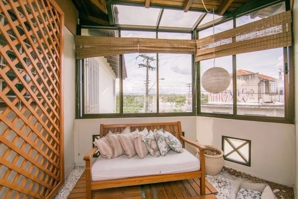 Imagem Casa de esquina com 6 dormitórios, 430m², piscina, 4 vagas