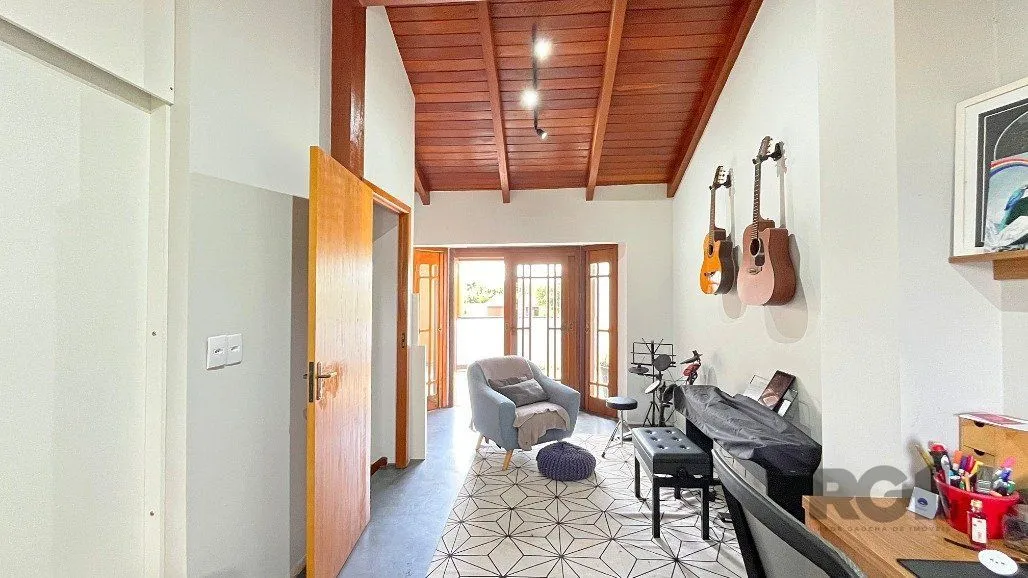 Imagem Sobrado para Venda - 218m², 4 dormitórios, sendo 3 suites, 2 vagas - Ipanema