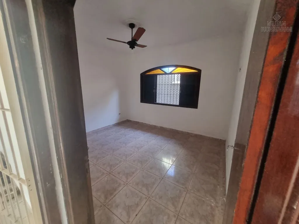 Imagem CASA A VENDA NO VILA CAIÇARA PRAIA GRANDE, ABAIXO DO VALOR DE MERCADO