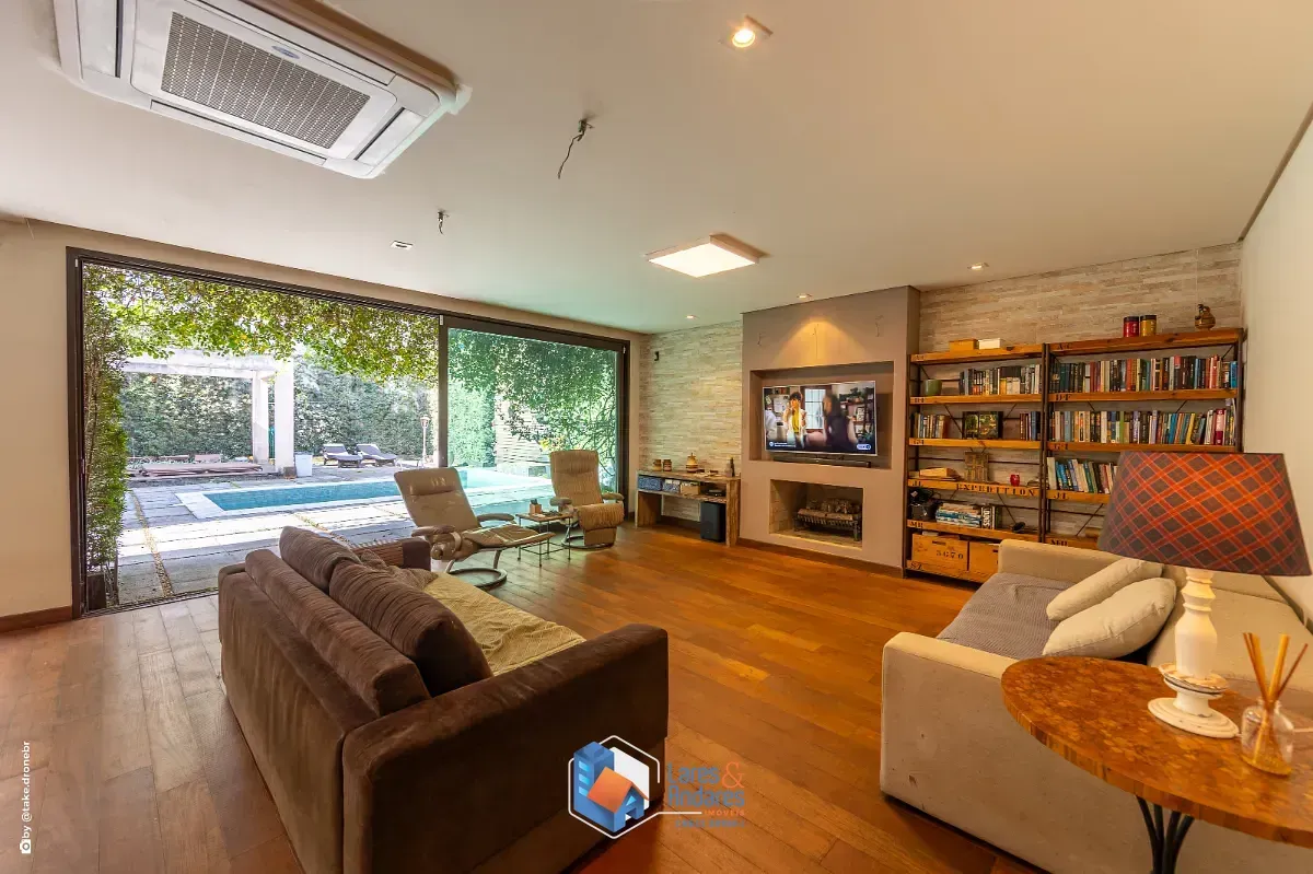 Imagem Casa para venda em Santo Amaro com 6 quartos, sendo 4 suítes, 420m²