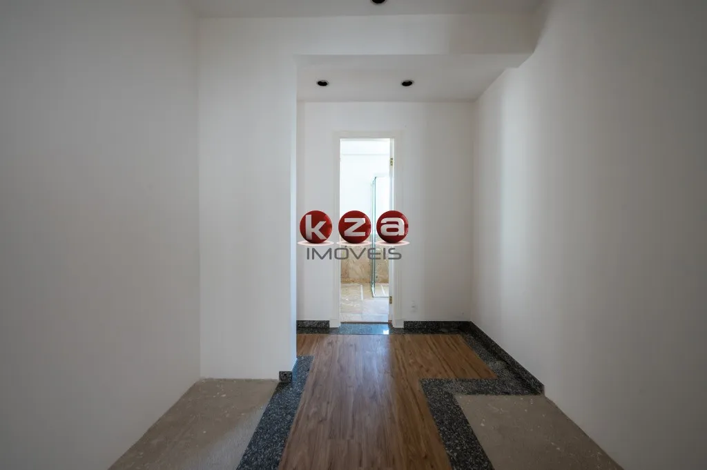Imagem Imponente residência de luxo em condomínio Alphaville Residencial Zero: 4 quartos, 4 suítes, 3 salas, 7 banheiros, 8 vagas, 1.200m². Em Barueri-SP.
