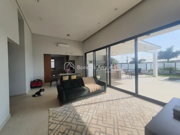 Imagem Casa Térrea à Venda com 3 Suítes - Condomínio Terras do Cancioneiro, Paulínia/SP - 242 m²

Exc...