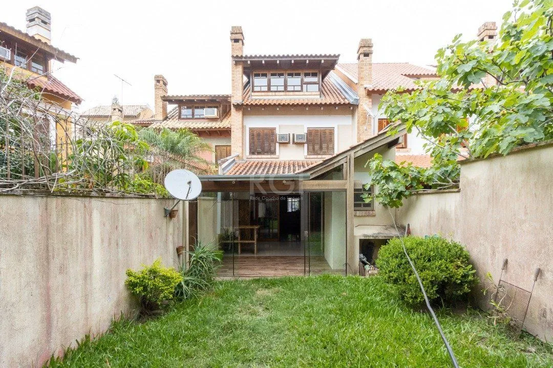 Imagem Casa para Venda - 181.99m², 3 dormitórios, sendo 1 suites, 2 vagas - Jardim Isabel