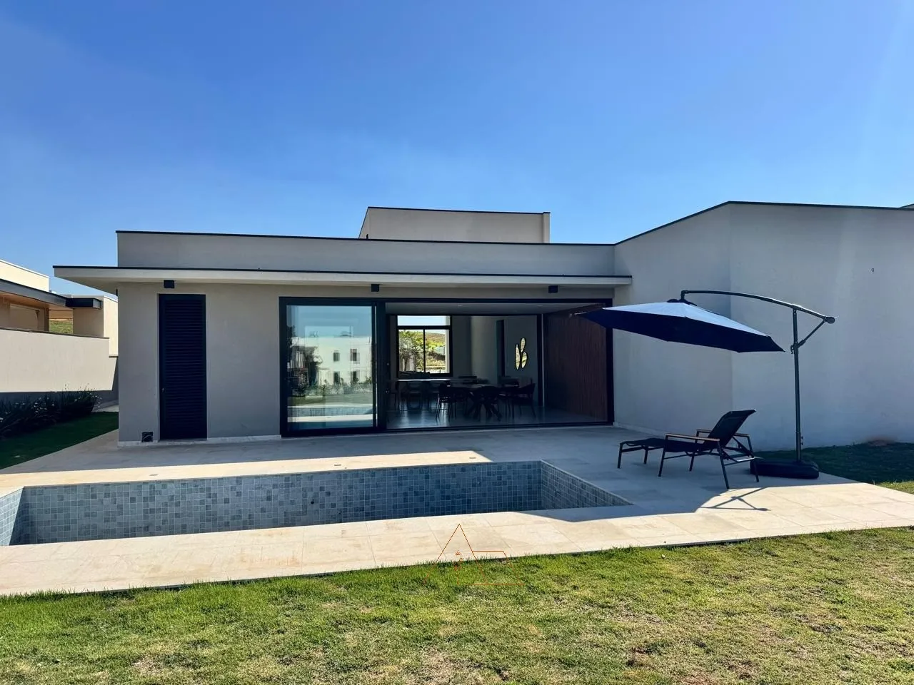 Foto do imóvel: Casa de luxo em condomínio à venda em Itu-SP, Campos de Santo Antônio II: 4 quartos, 4 suítes, 2 salas, 6 banheiros, 4 vagas de garagem, 319,59m².