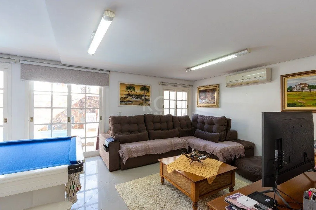 Imagem Casa Condominio para Venda - 300m², 4 dormitórios, sendo 2 suites, 2 vagas - Ipanema