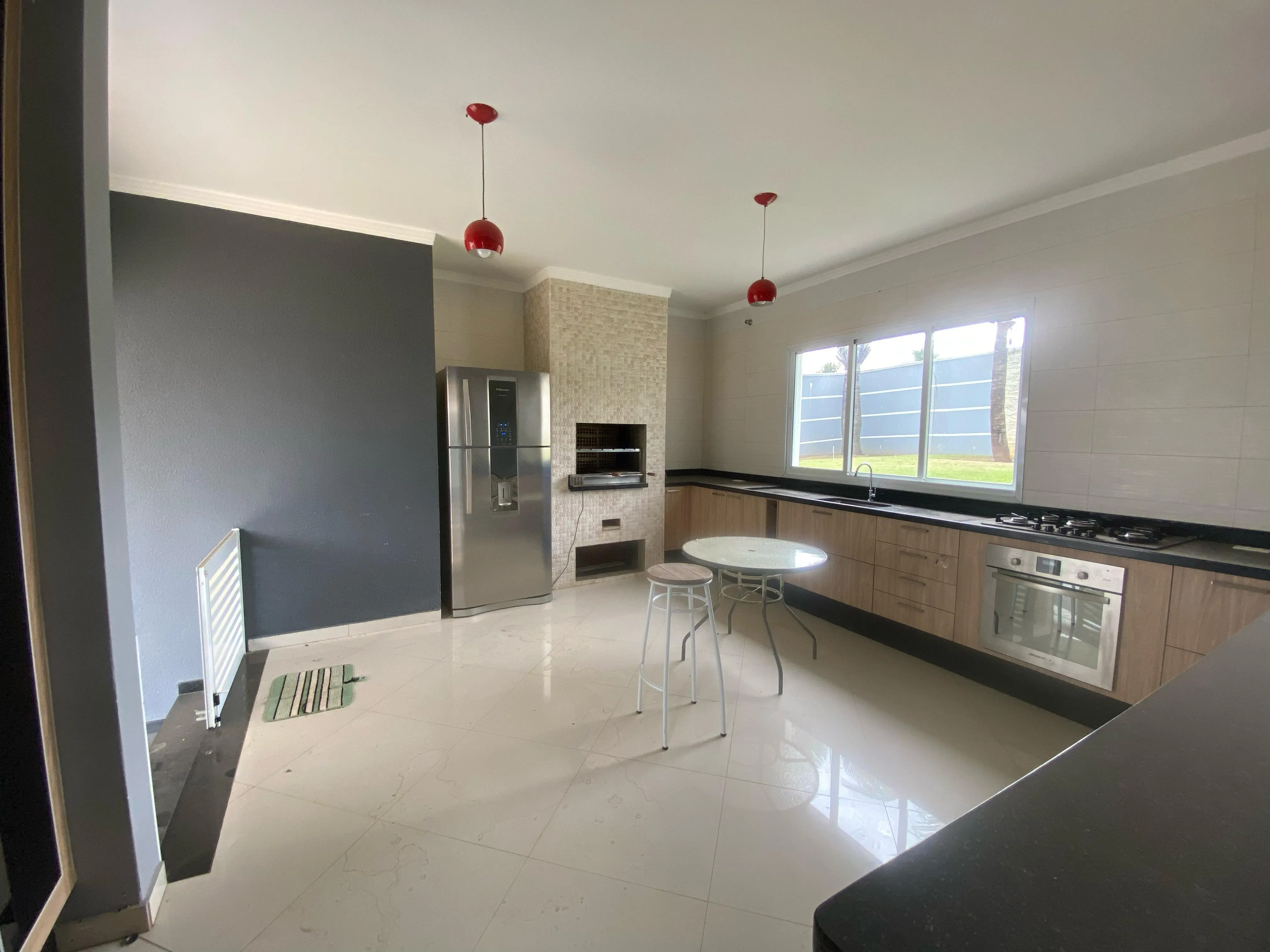 Imagem Exclusivo sobrado de alto padrão no Residencial Saint Charbel à 15min. do Parque Campolim e Shopping Iguatemi