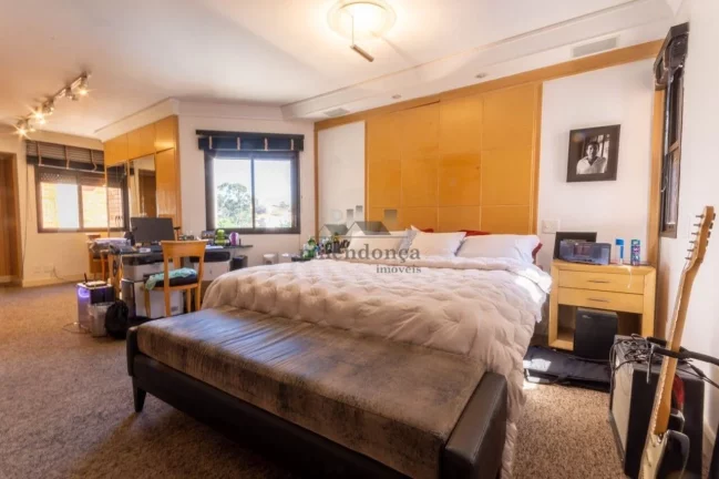 Imagem Apartamento à venda em Vila Madalena com 2 suites e 3 vagas, 177 m² .
