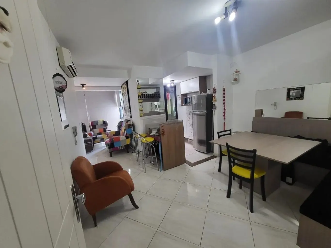 Imagem Apartamento com 1 quarto e 53m² à venda em Menino Deus, Porto Alegre.