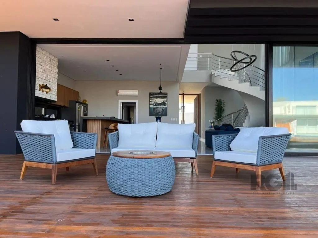 Imagem Casa de Condomínio em Atlântida Sul