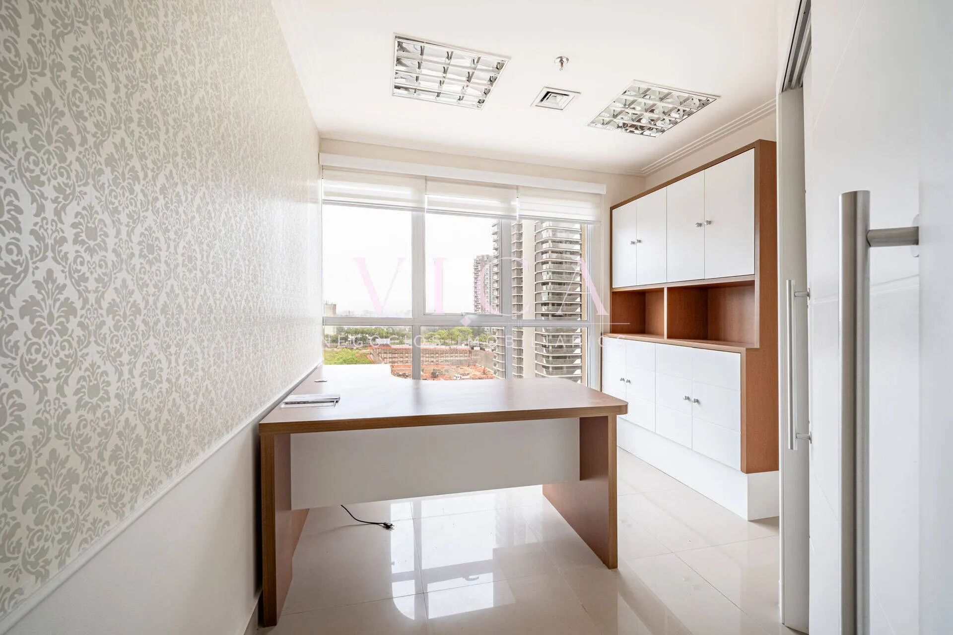 Imagem Sala mobiliada 63m² para venda ou aluguel por R$ 6.700,01- Alphaville/SP