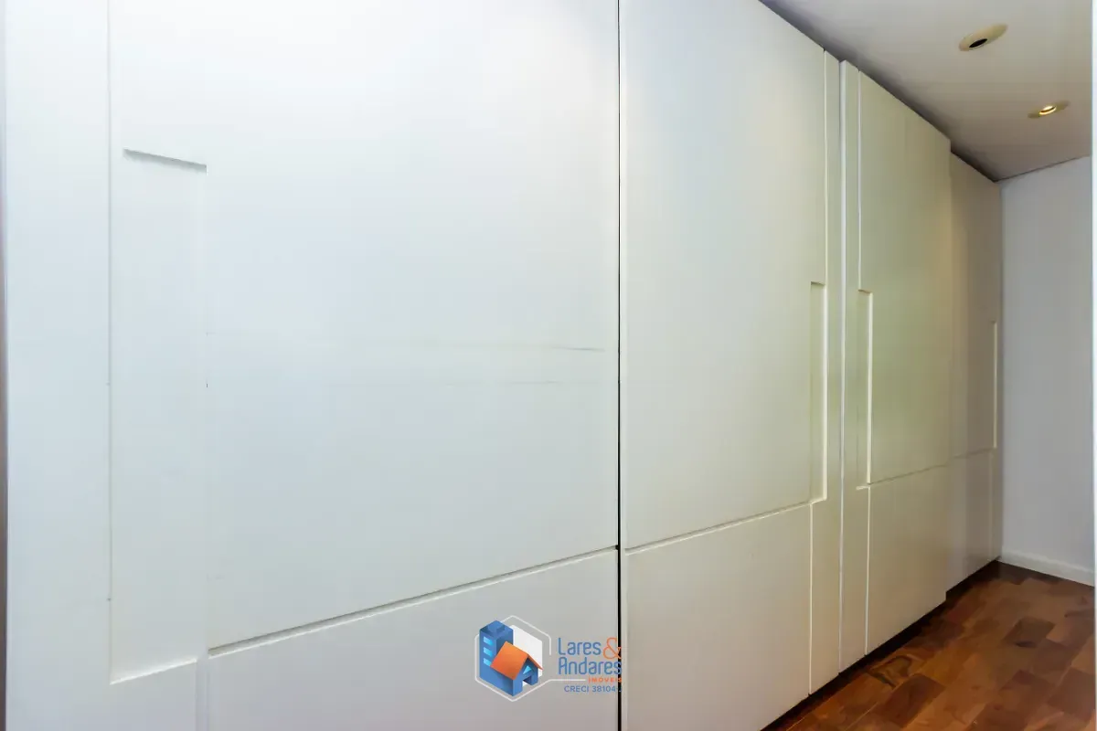 Imagem Duplex para venda em Indianópolis com 3 quartos, sendo 3 suítes, 198m²
