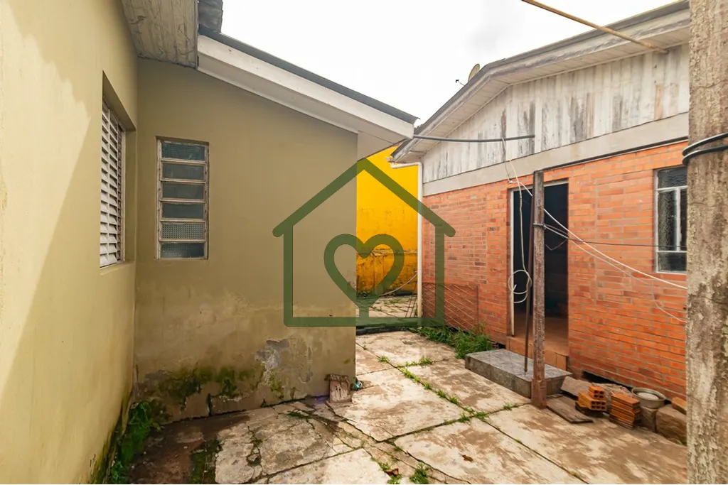 Imagem Terreno de 286m² (10m x 28,6m) à venda em localização privilegiada, entre duas das principais vi...