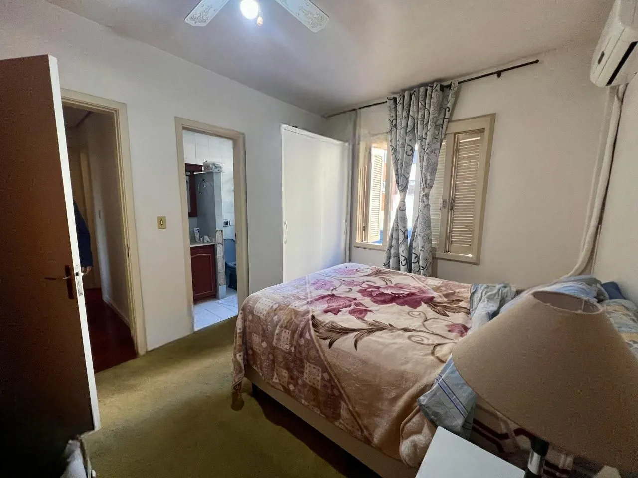 Imagem Apartamento 3 dormitorios, 1 suite, 2 vagas de garagem mais dependência de empregada no bairro tristeza.