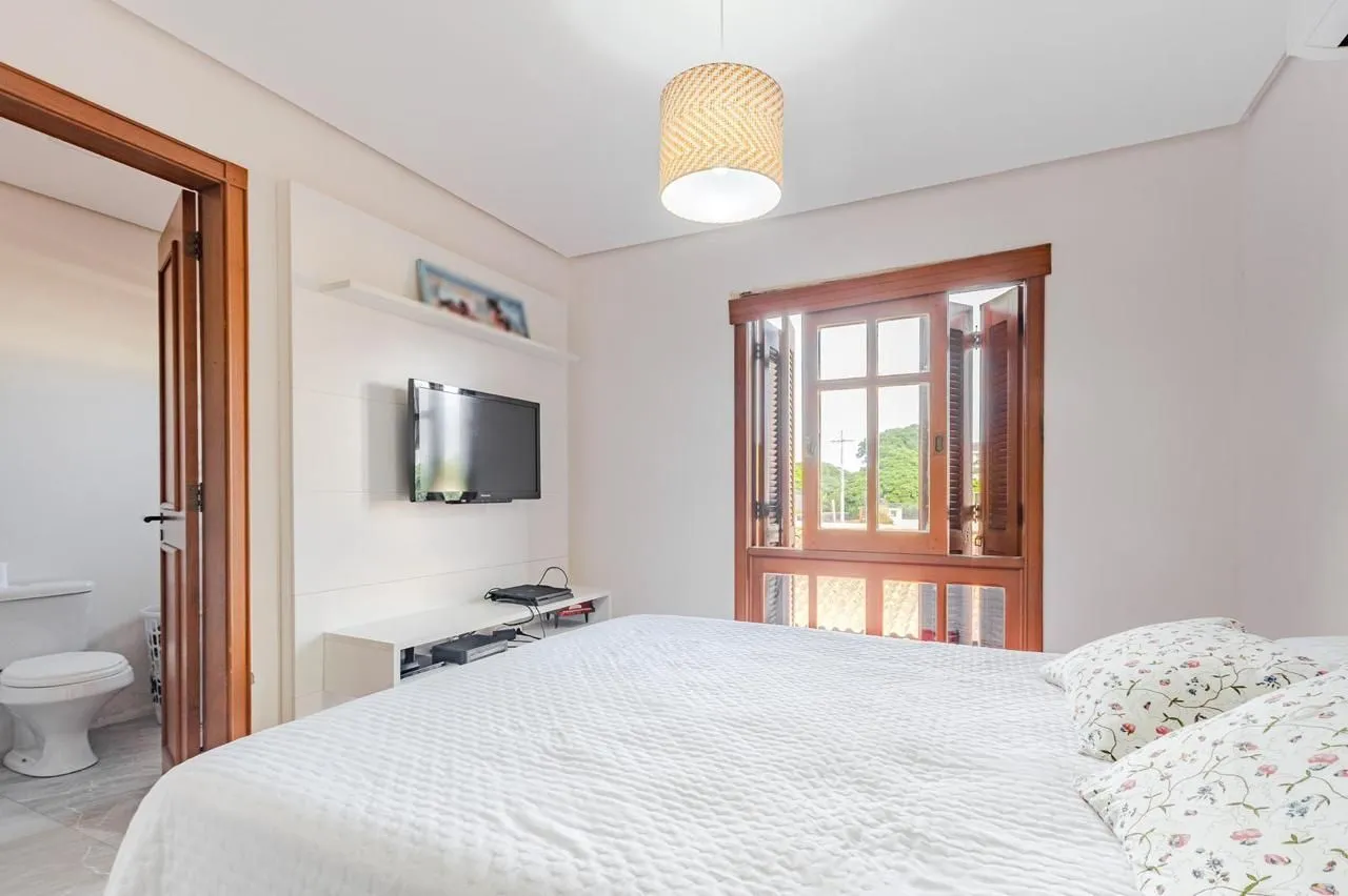 Imagem Casa em condomínio 3 dormitórios e sótão bairro Cristal